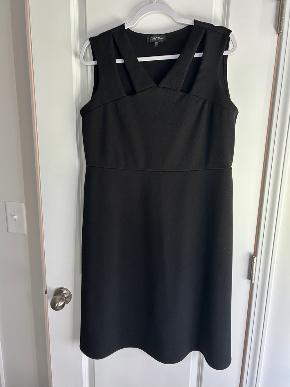 Slinky Brand Black Sleeveless V-Neck Shift Dress with Strap Detail. Size large